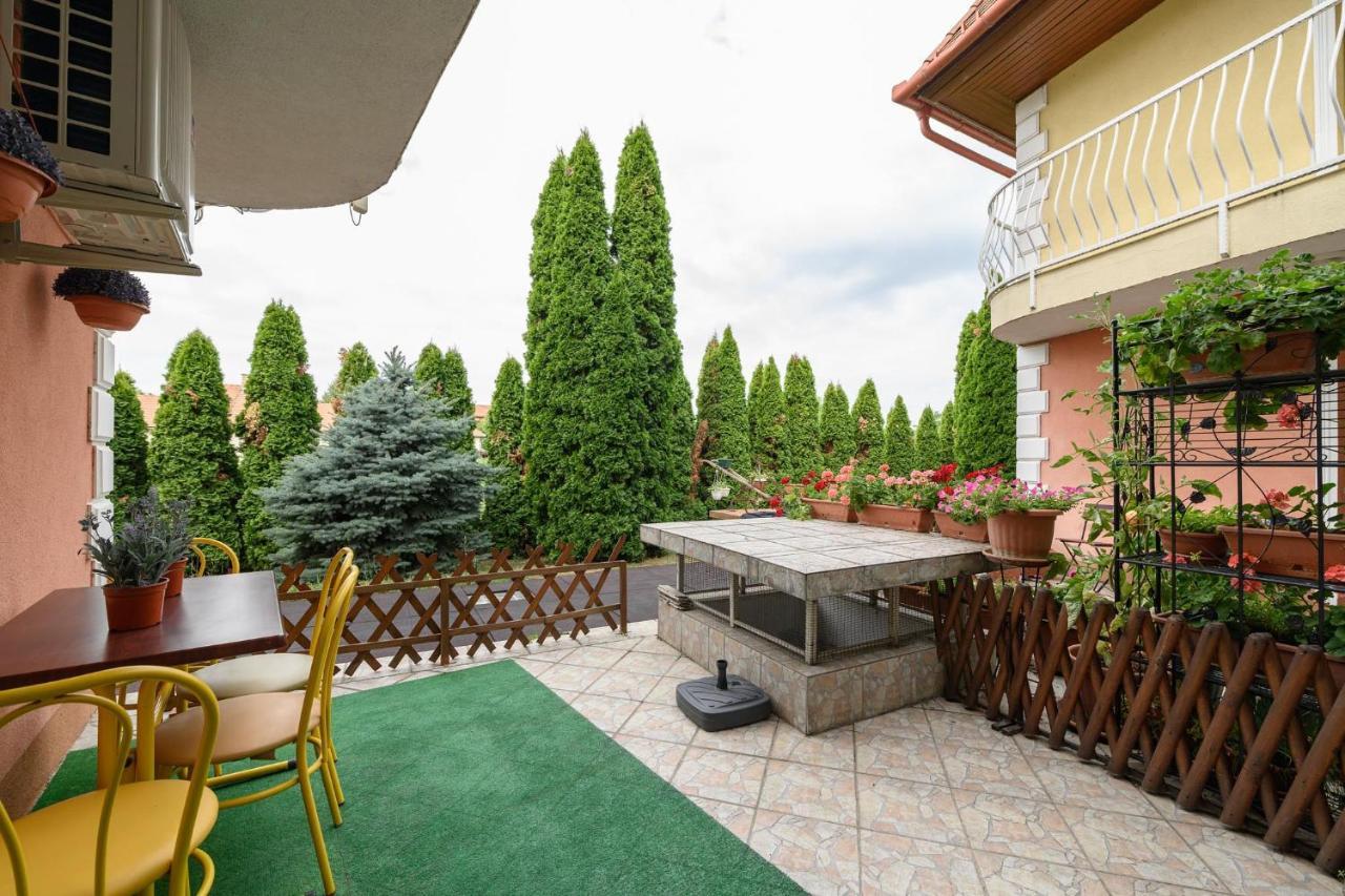 Art Eden Apartment Hajduszoboszlo Exterior photo