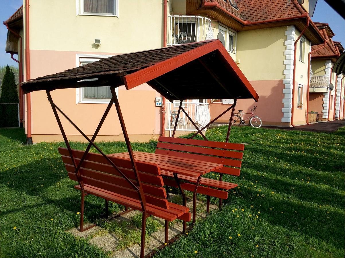Art Eden Apartment Hajduszoboszlo Exterior photo